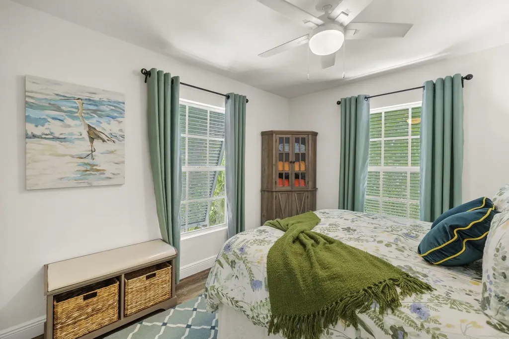 1062 S Yachtsman Drive Sanibel FL 33957