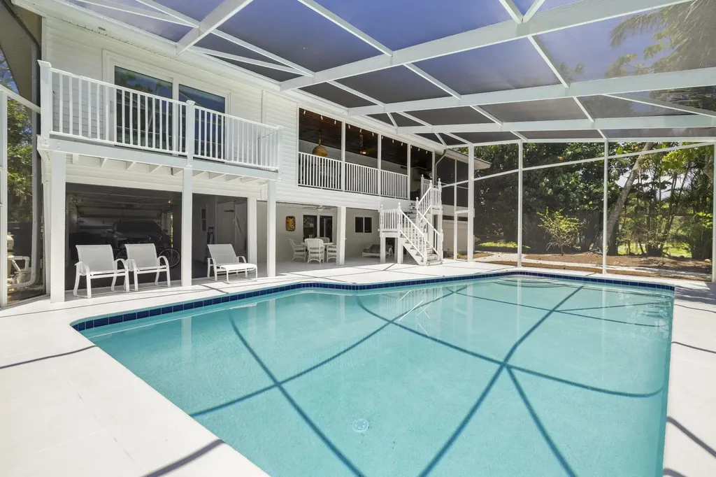 1062 S Yachtsman Drive Sanibel FL 33957