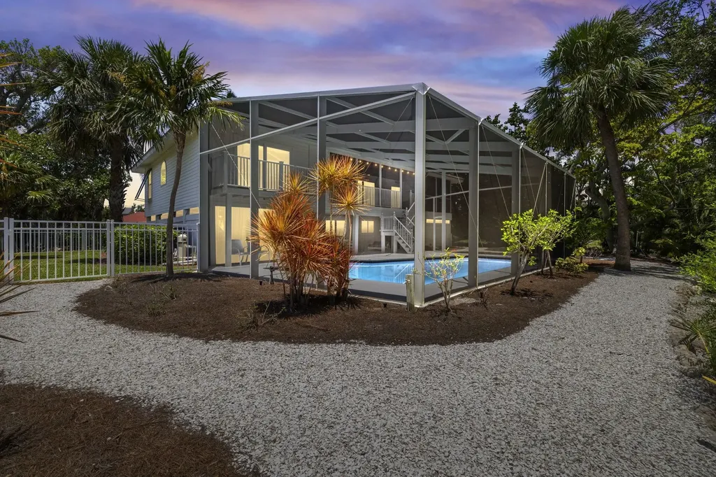 1062 S Yachtsman Drive Sanibel FL 33957