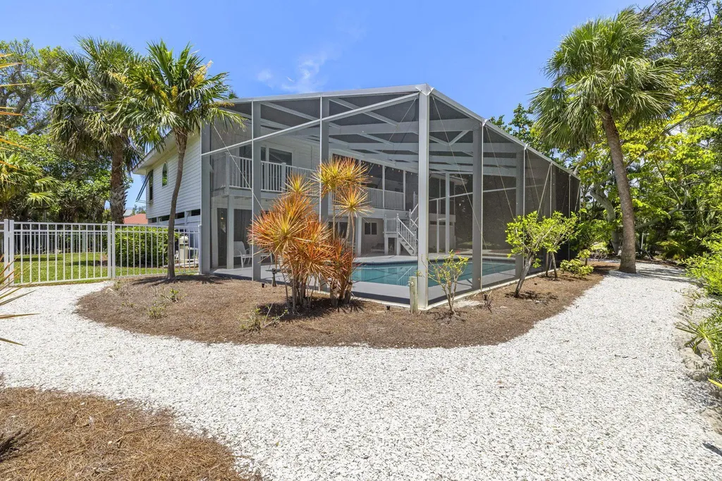 1062 S Yachtsman Drive Sanibel FL 33957