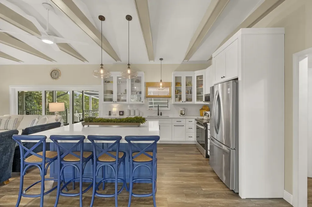 1062 S Yachtsman Drive Sanibel FL 33957