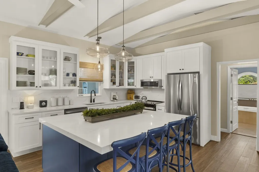 1062 S Yachtsman Drive Sanibel FL 33957