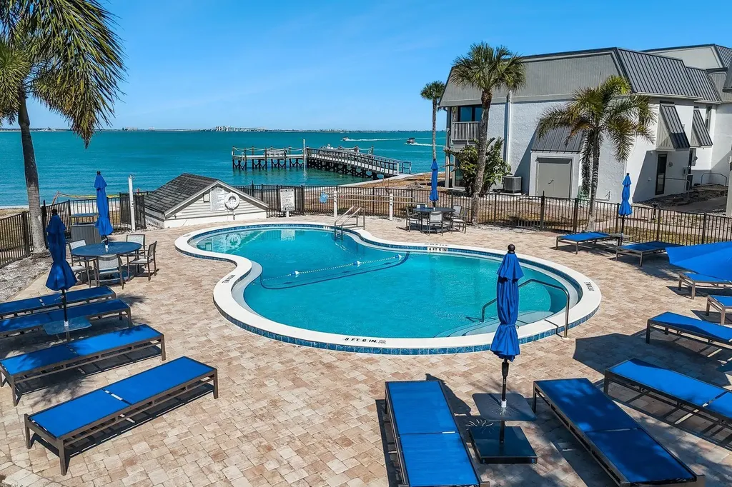 760 Sextant Drive Sanibel FL 33957