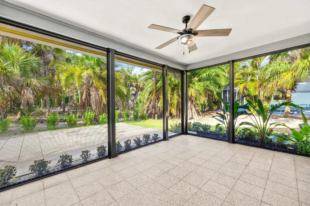 1672 Atlanta Plaza Drive Sanibel FL 33957