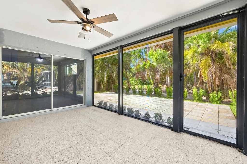 1672 Atlanta Plaza Drive Sanibel FL 33957