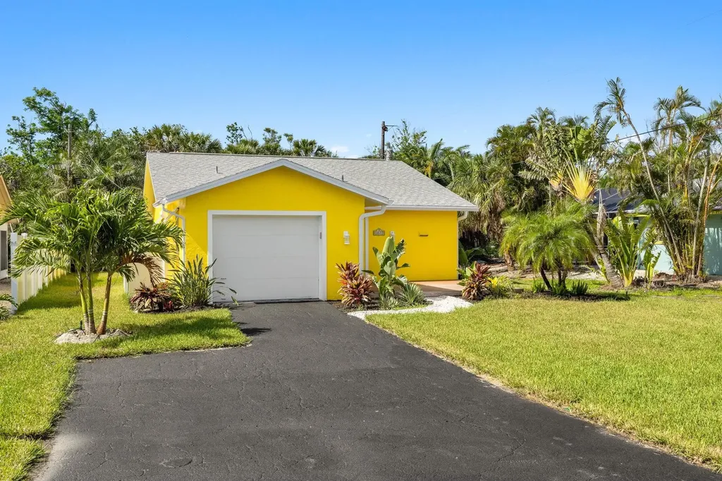 1672 Atlanta Plaza Drive Sanibel FL 33957