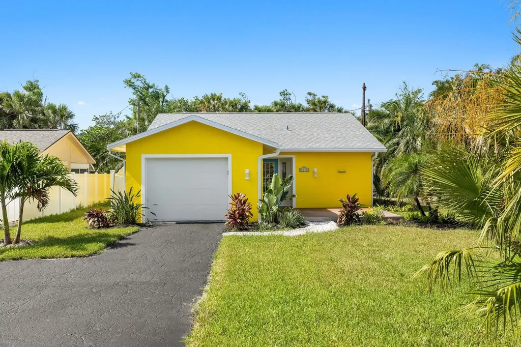1672 Atlanta Plaza Drive Sanibel FL 33957
