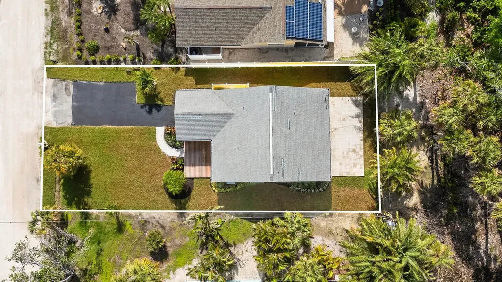 1672 Atlanta Plaza Drive Sanibel FL 33957
