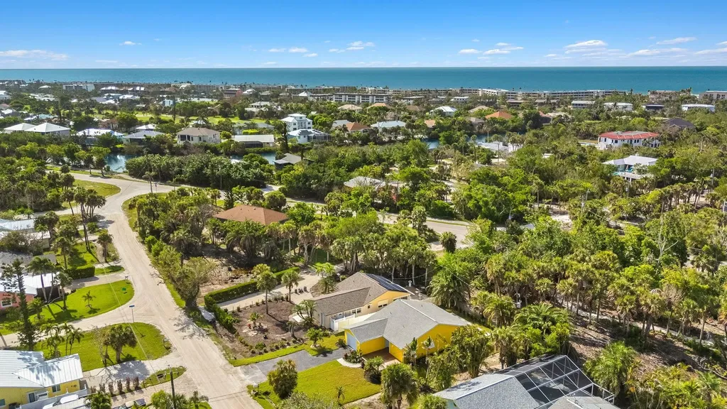 1672 Atlanta Plaza Drive Sanibel FL 33957