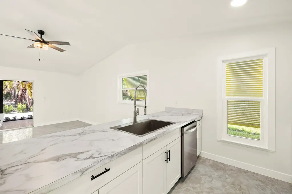 1672 Atlanta Plaza Drive Sanibel FL 33957