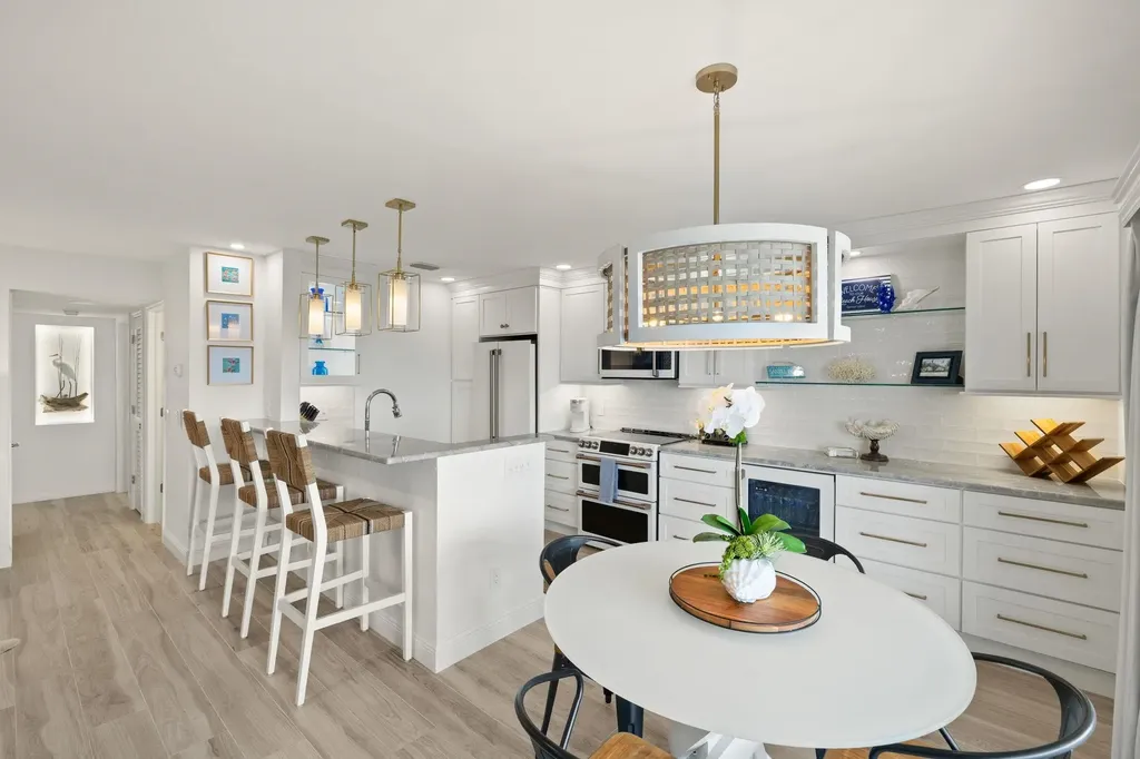 827 E Gulf Drive Sanibel FL 33957