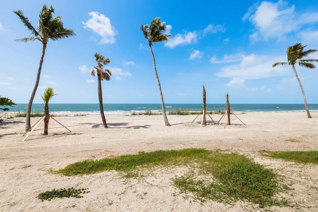 2445 W Gulf Drive Sanibel FL 33957