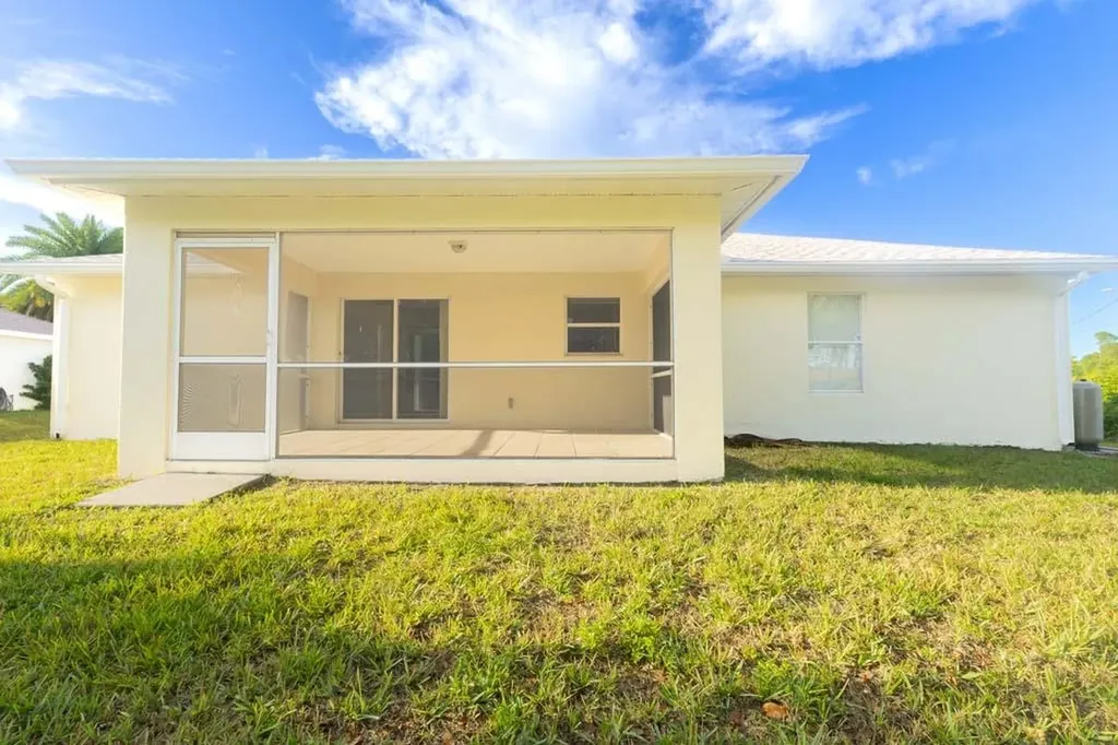 3808 27th Street Lehigh Acres FL 33976-3843