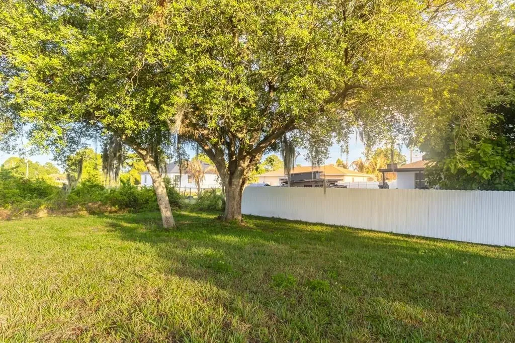 3808 27th Street Lehigh Acres FL 33976-3843
