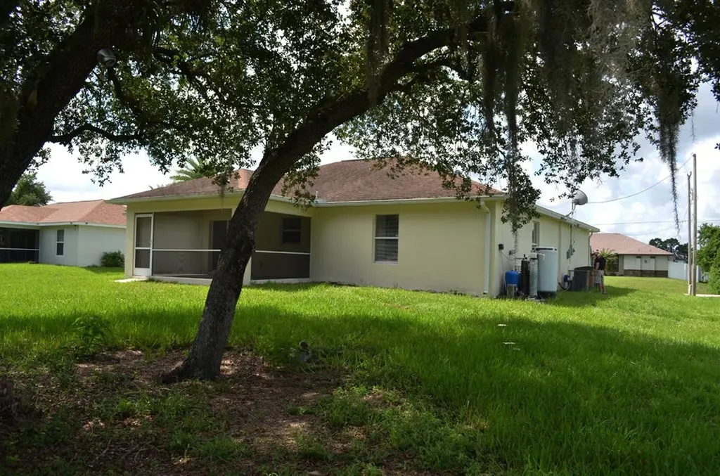 3808 27th Street Lehigh Acres FL 33976-3843