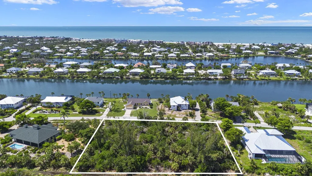 554 Lake Murex Circle Sanibel FL 33957