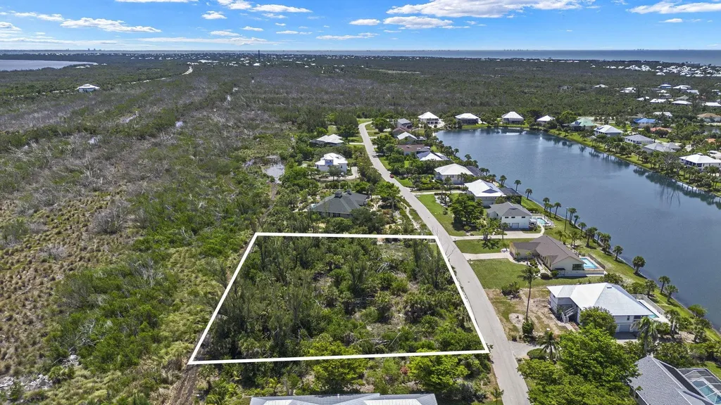 554 Lake Murex Circle Sanibel FL 33957