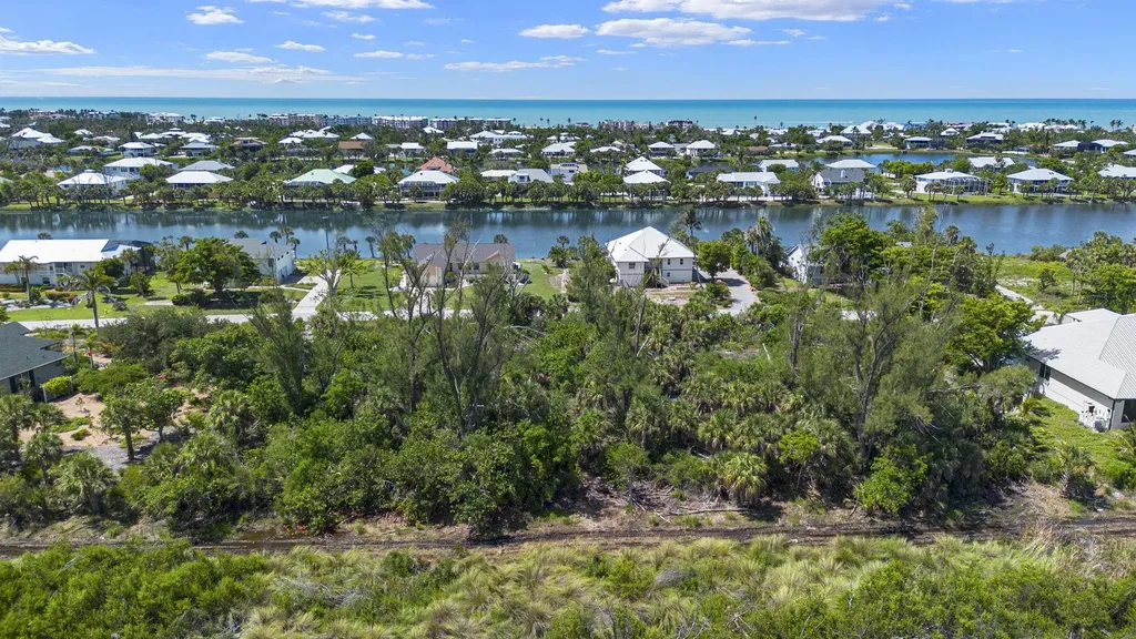 554 Lake Murex Circle Sanibel FL 33957