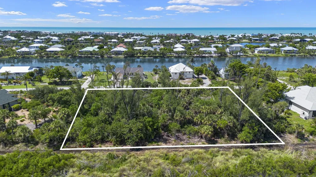 554 Lake Murex Circle Sanibel FL 33957