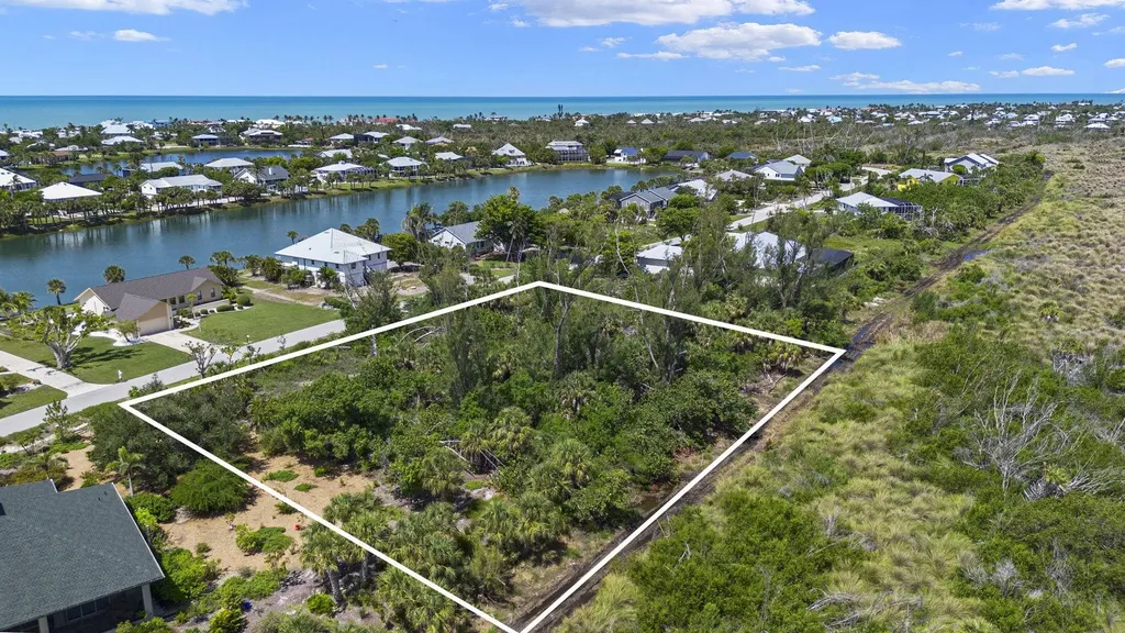 554 Lake Murex Circle Sanibel FL 33957