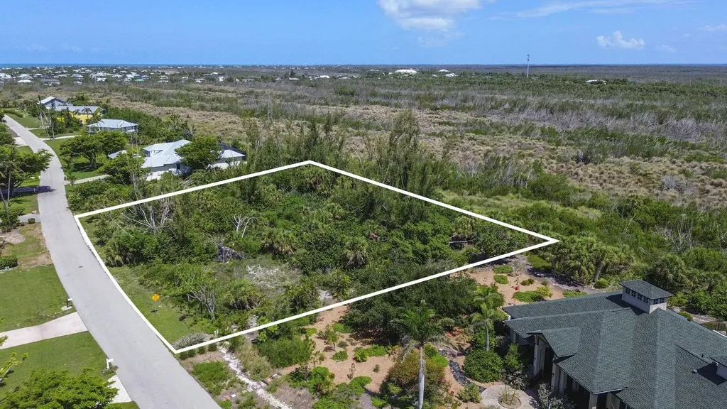 554 Lake Murex Circle Sanibel FL 33957