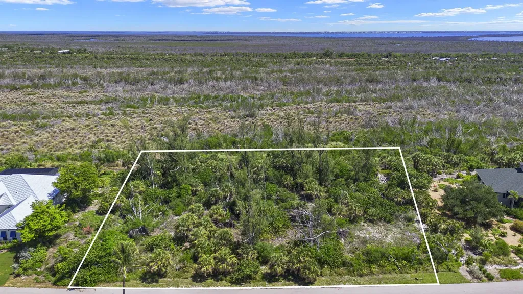 554 Lake Murex Circle Sanibel FL 33957