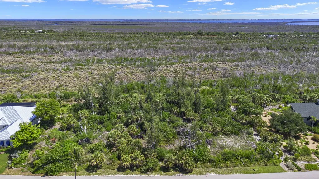 554 Lake Murex Circle Sanibel FL 33957