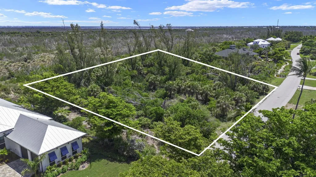 554 Lake Murex Circle Sanibel FL 33957