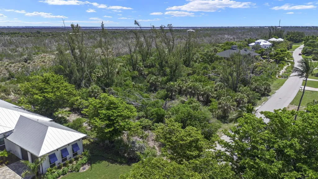 554 Lake Murex Circle Sanibel FL 33957