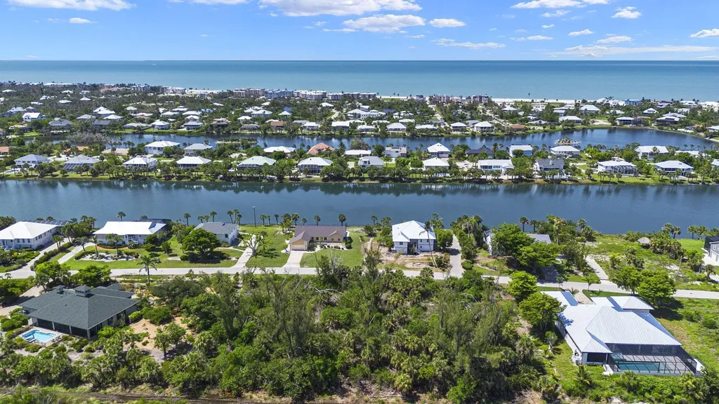554 Lake Murex Circle Sanibel FL 33957