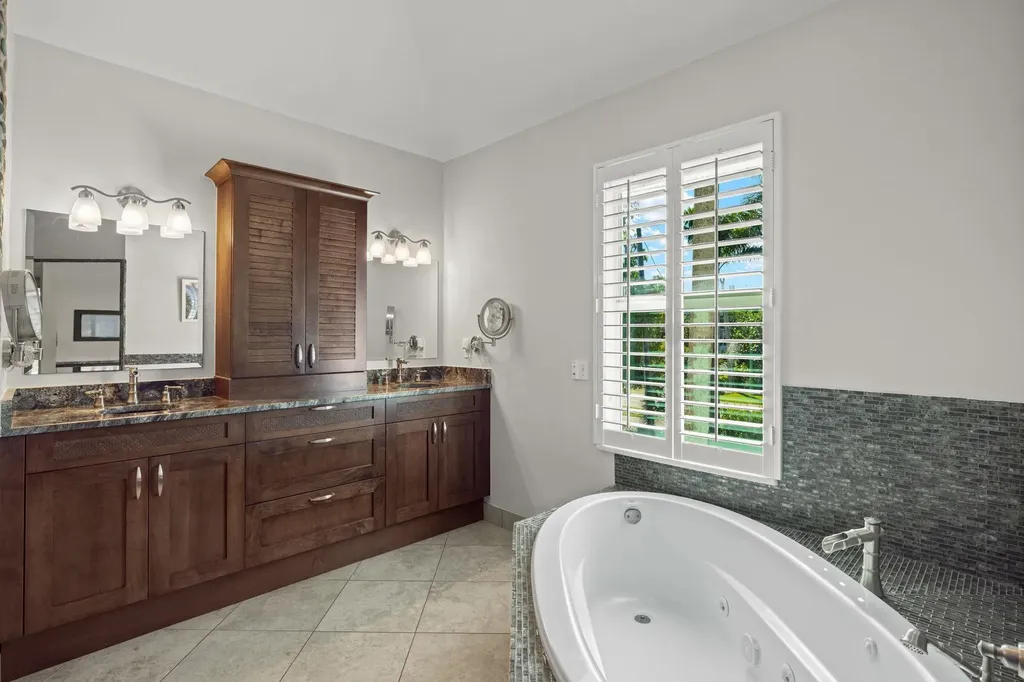 1564 Middle Gulf Drive Sanibel FL 33957