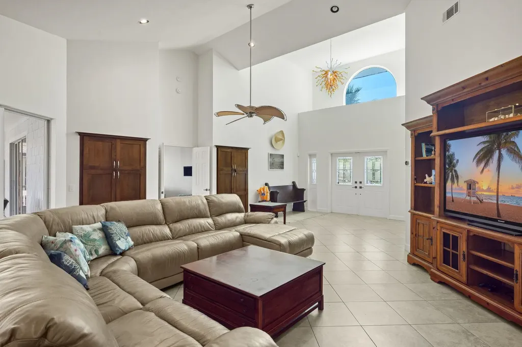 1564 Middle Gulf Drive Sanibel FL 33957