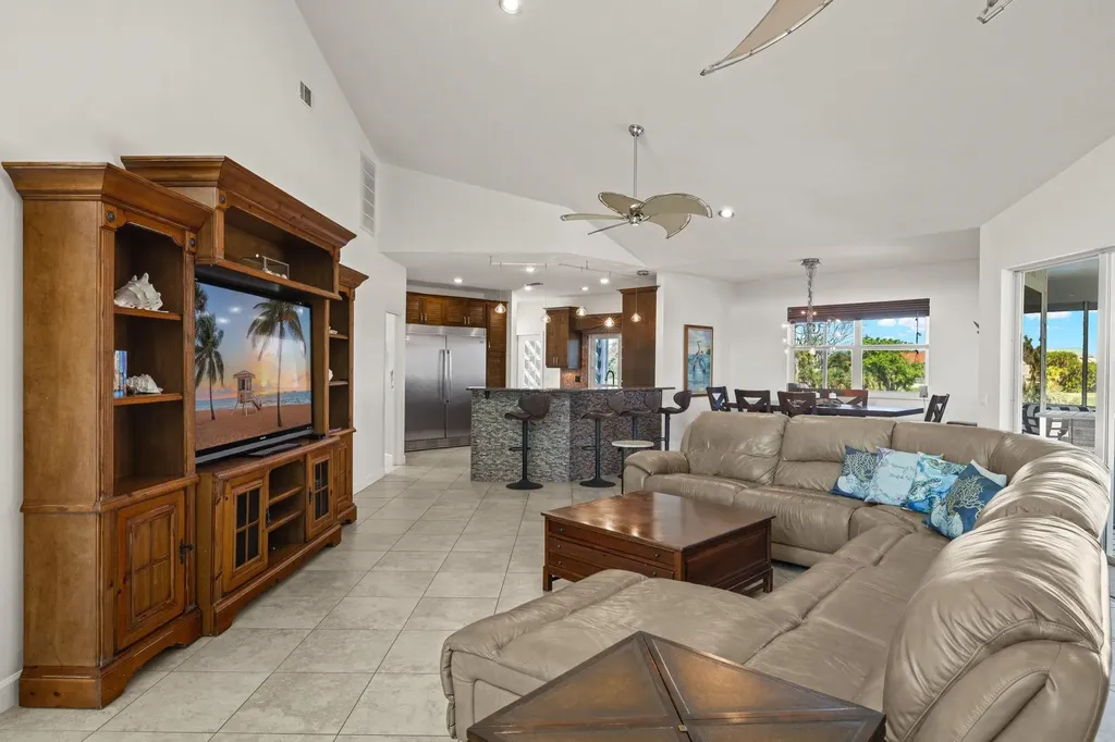 1564 Middle Gulf Drive Sanibel FL 33957
