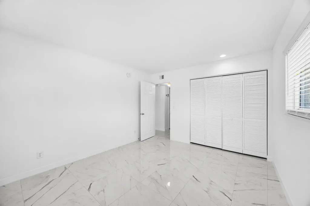 601 Periwinkle Way Sanibel FL 33957