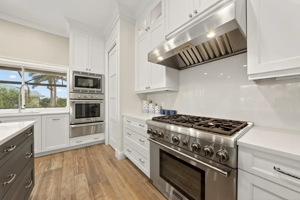 1537 Sand Castle Road Sanibel FL 33957