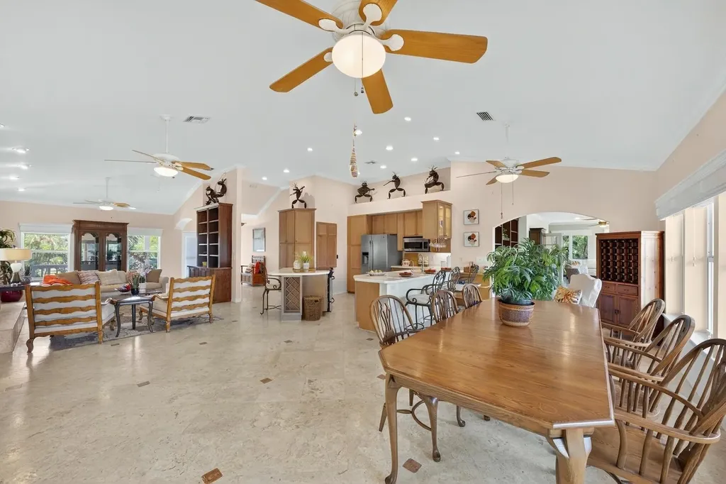 6120 Henderson Road Sanibel FL 33957
