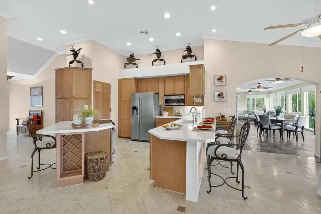 6120 Henderson Road Sanibel FL 33957