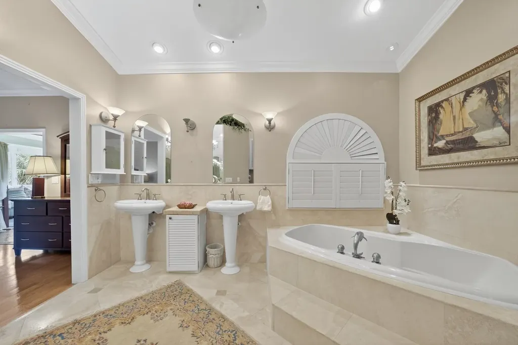 6120 Henderson Road Sanibel FL 33957