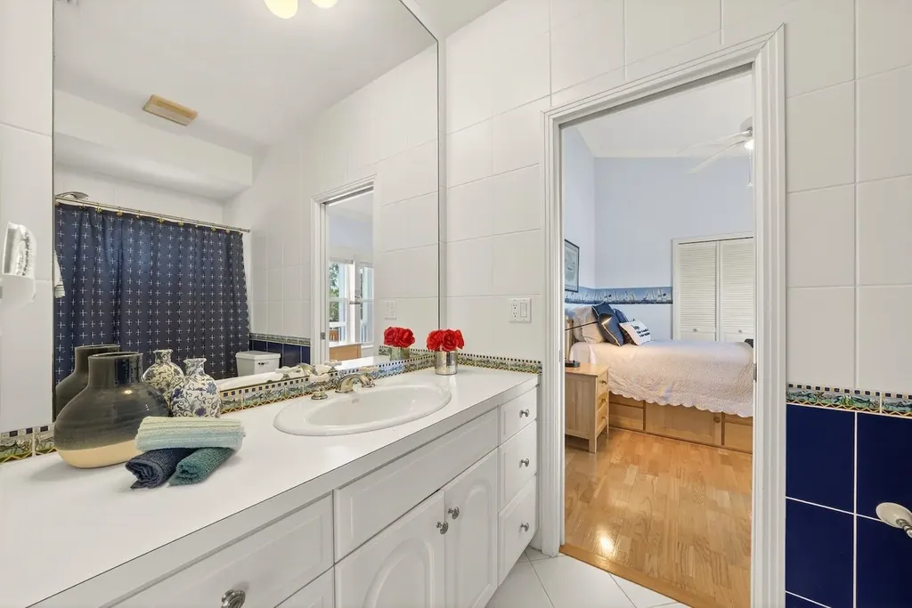 6120 Henderson Road Sanibel FL 33957