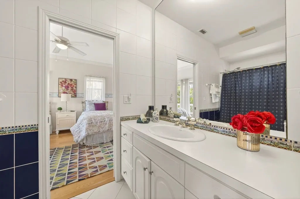 6120 Henderson Road Sanibel FL 33957