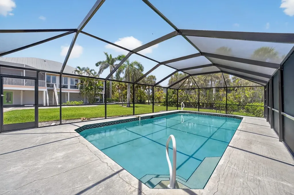 6120 Henderson Road Sanibel FL 33957