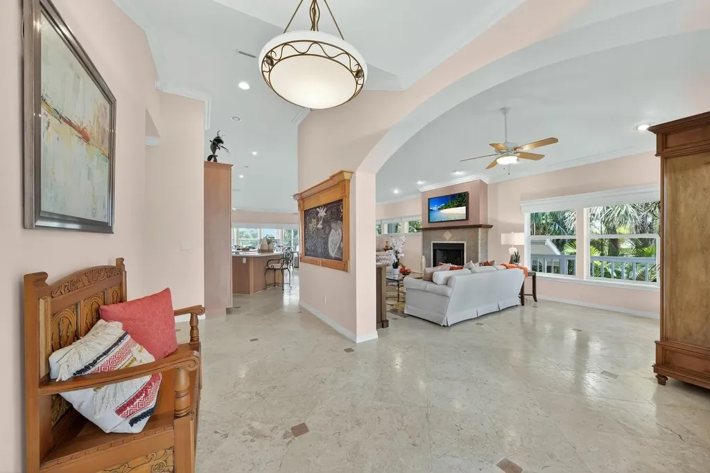 6120 Henderson Road Sanibel FL 33957