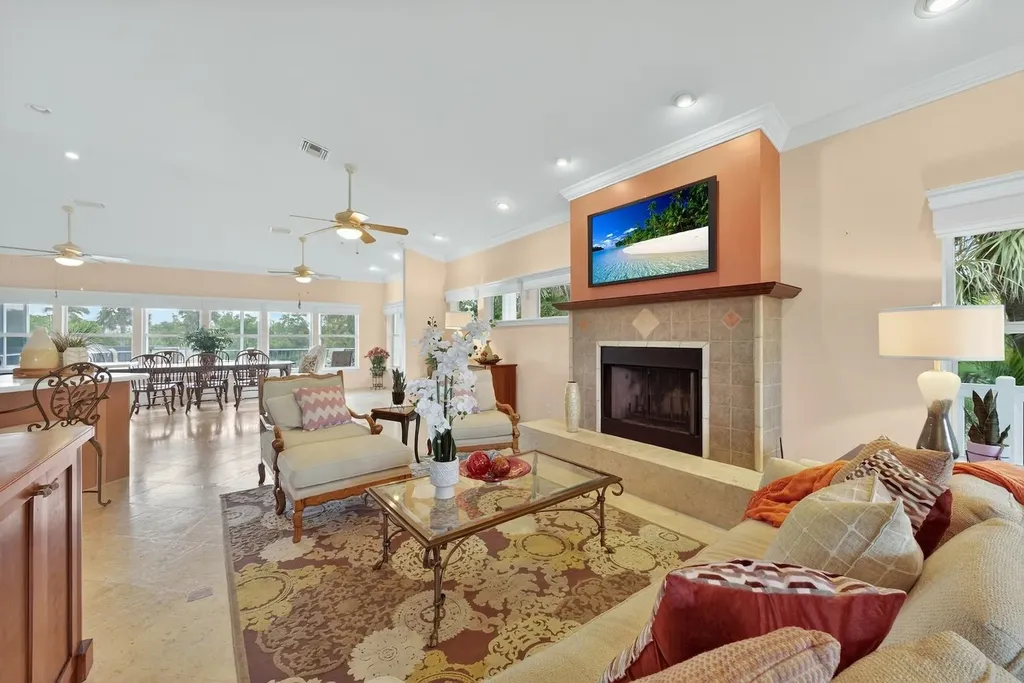 6120 Henderson Road Sanibel FL 33957