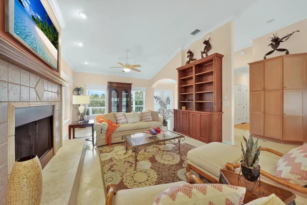 6120 Henderson Road Sanibel FL 33957