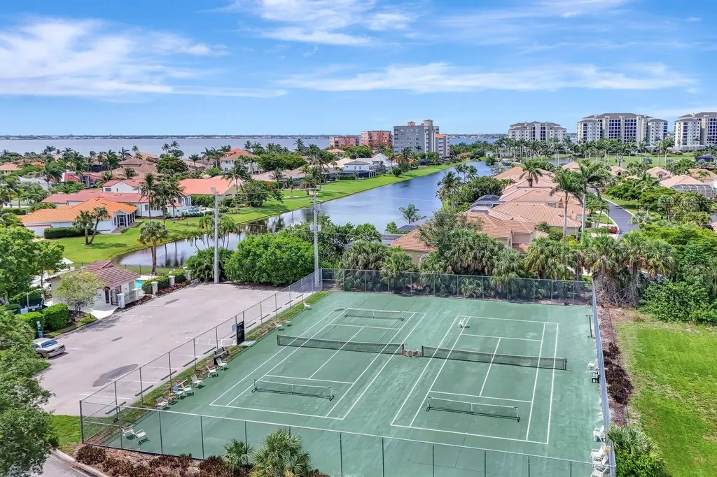 7105 Quail Run Court W Fort Myers FL 33908