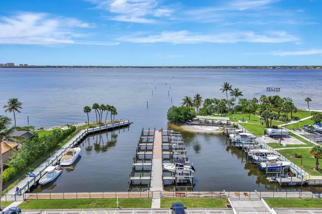 7105 Quail Run Court W Fort Myers FL 33908