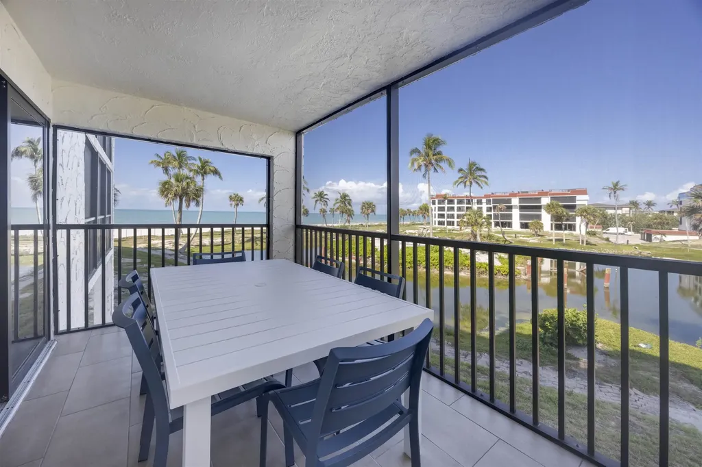 2445 W Gulf Drive Sanibel FL 33957