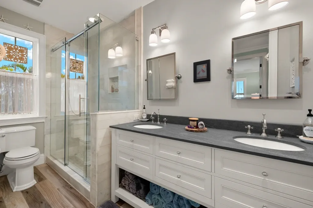 1114 Seagrape Lane Sanibel FL 33957