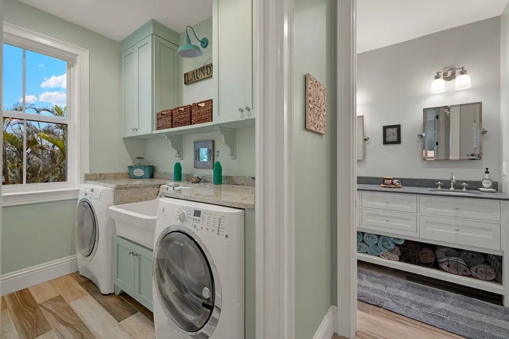 1114 Seagrape Lane Sanibel FL 33957