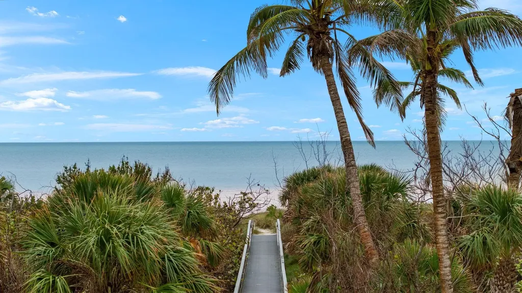 1114 Seagrape Lane Sanibel FL 33957